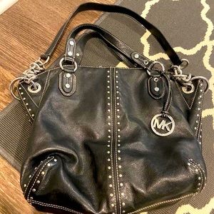 Michael Kors black bag nice large bag like new 19” x 17” w/straps w/ 22” $60